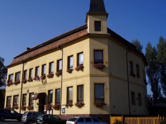 Hotel U Branky Stříbro Buitenkant foto