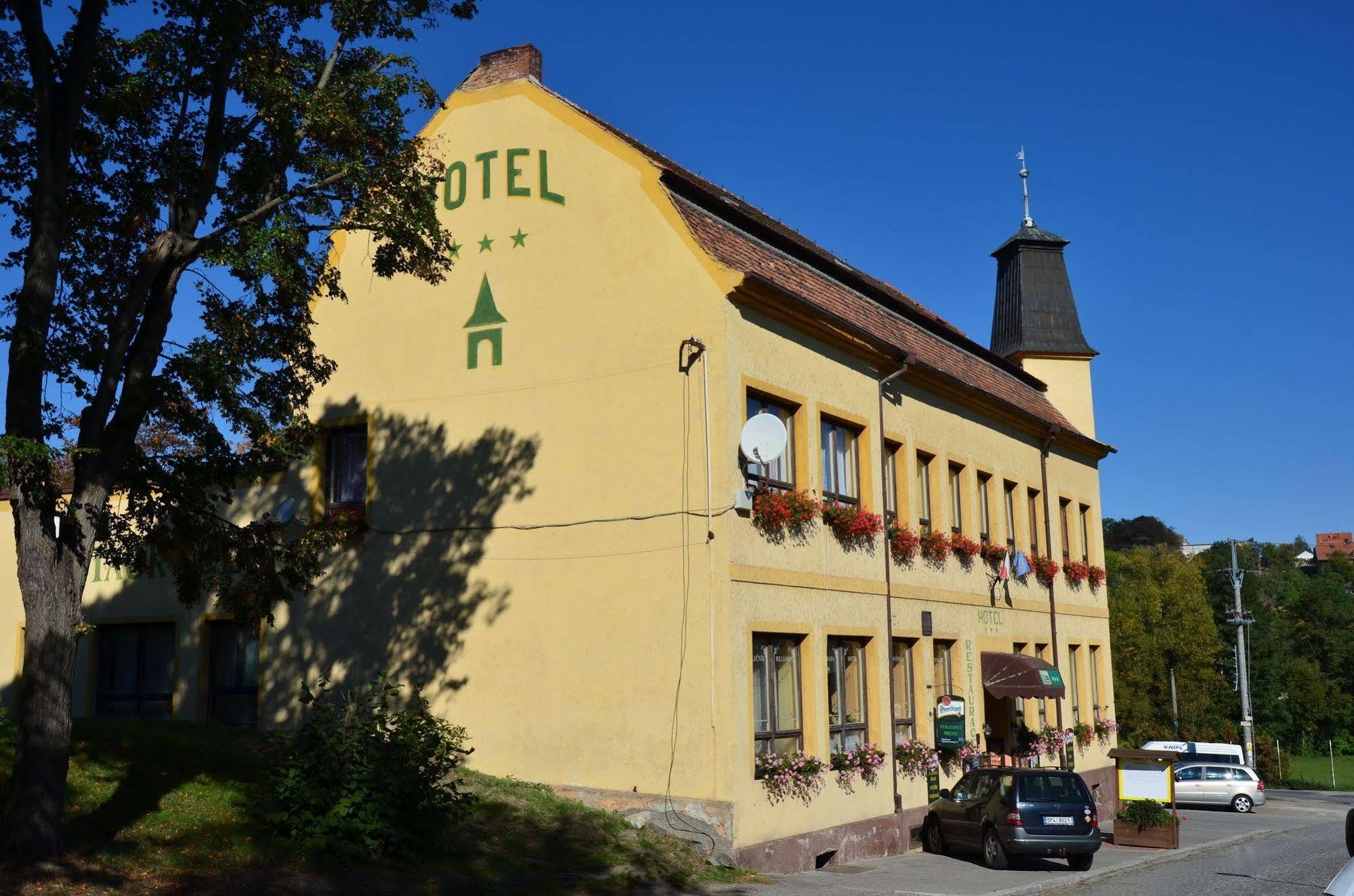 Hotel U Branky Stříbro Buitenkant foto